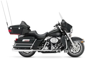 Harley Davidson FLHTCU Wallpaper