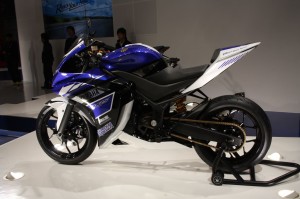 2014 Yamaha R25 Wallpapers